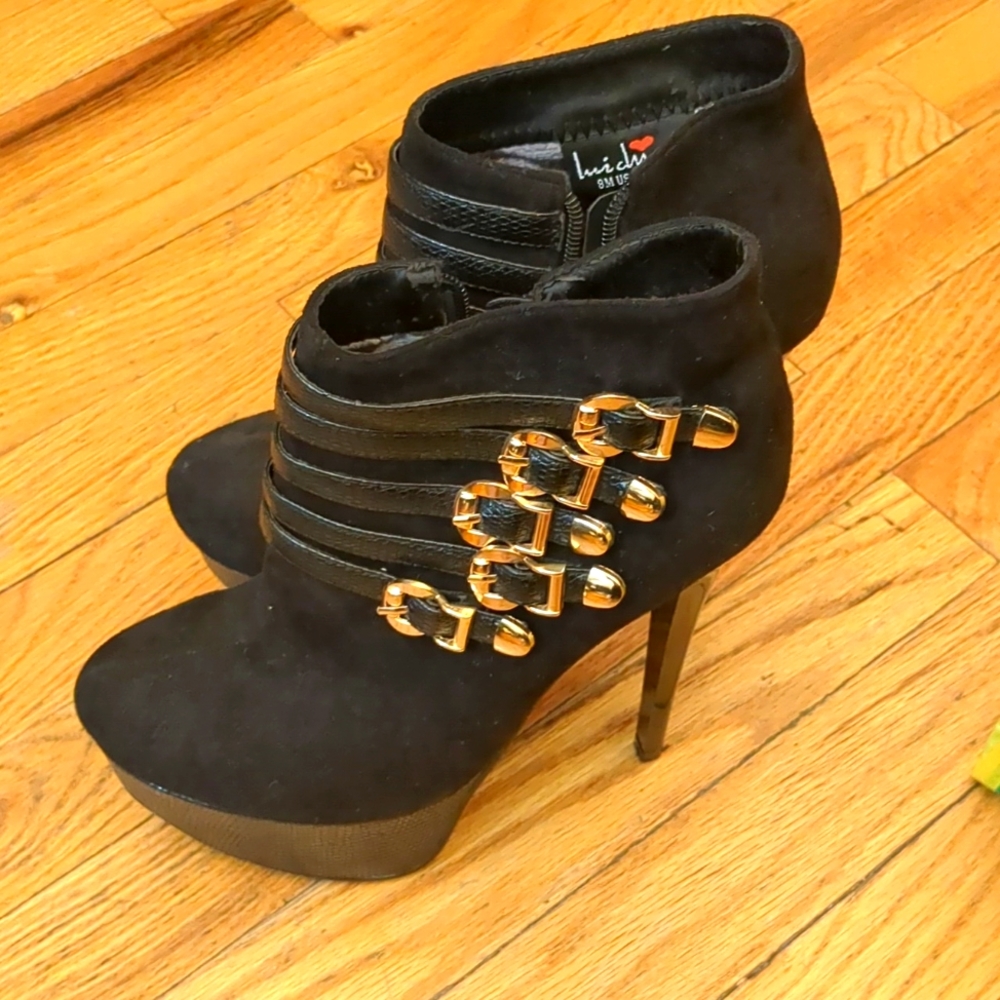 Luichiny Platform Heels Buckle Sz 8 Good Condition